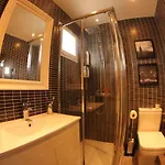 דירה Lovely New York Design טורמולינוס