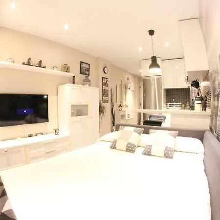 Apartment Lovely New York Design Torremolinos